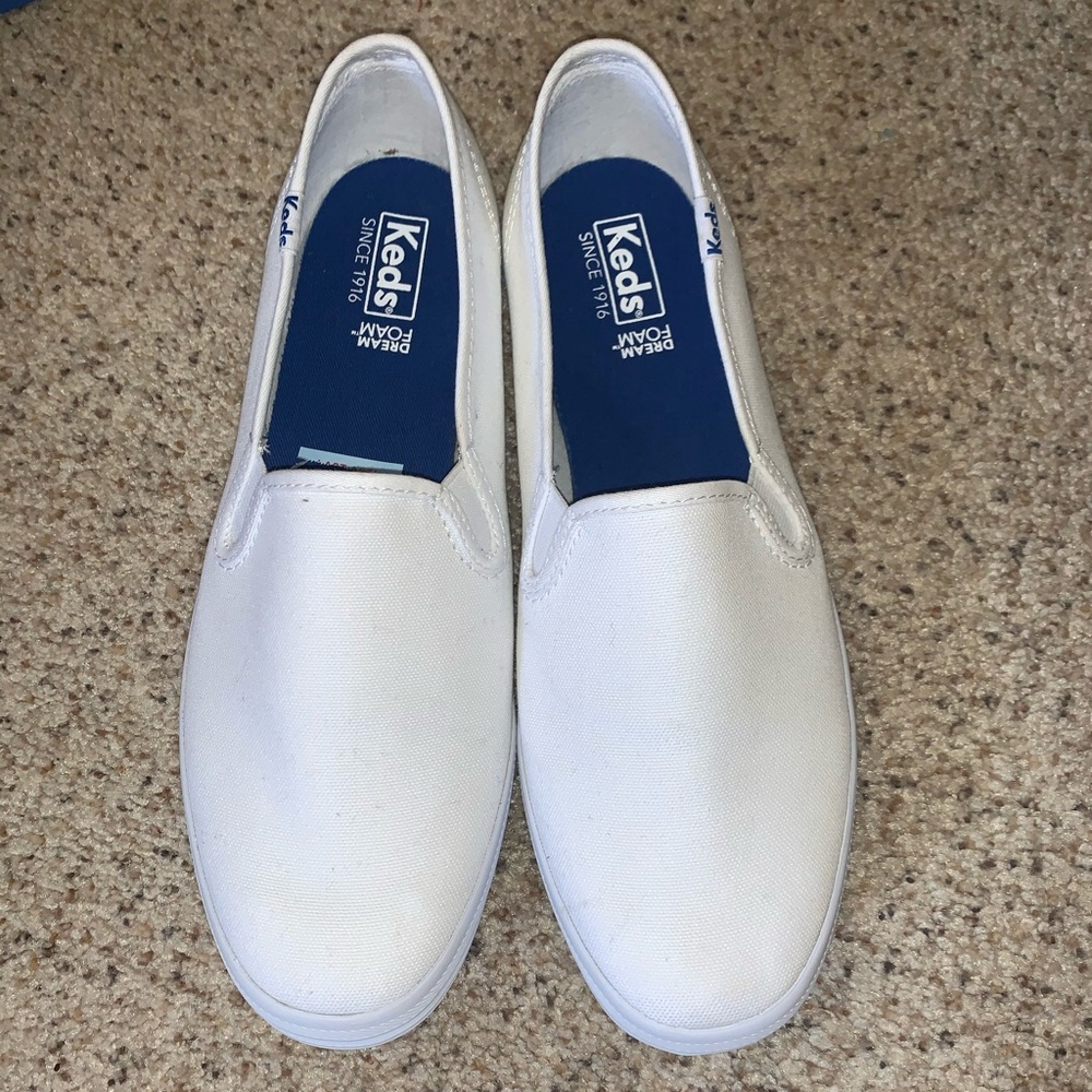 KEDS WHITE SLIP ON SHOE